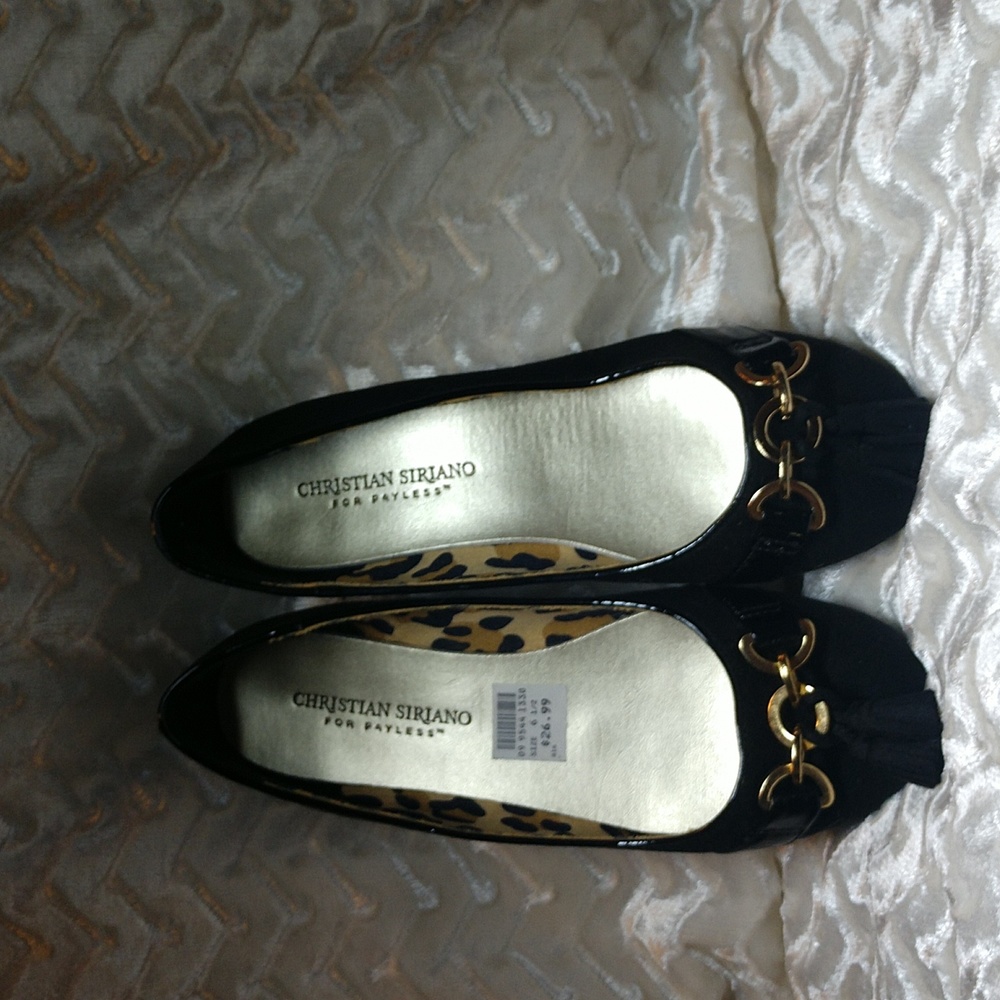 Women's black shoes